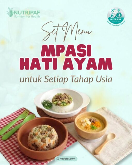 Hi Nutrifers! ✨
Dalam MPASI, kita sering fokus pada variasi menu—padahal ada beberapa bahan sederhana yang sebenarnya menyimpan manfaat luar biasa untuk tumbuh kembang anak. Salah satunya: hati ayam. 🤍
Hati ayam dikenal sebagai sumber zat besi yang sangat tinggi, yang berperan penting dalam mendukung pembentukan sel darah merah dan membantu mencegah anemia pada anak. Di fase awal kehidupan, kebutuhan zat besi ini menjadi krusial karena berpengaruh pada energi, daya tahan tubuh, hingga perkembangan kognitif si kecil.
Menariknya, bahan yang sama bisa diolah dengan pendekatan yang berbeda di setiap tahap usia—menyesuaikan tekstur, rasa, dan kemampuan makan anak yang terus berkembang.
Karena itu, MPASI bukan hanya tentang “apa yang dimakan”, tapi juga bagaimana kita menghadirkan makanan tersebut sesuai dengan fase belajarnya.
Dengan pendekatan yang tepat, satu bahan sederhana pun bisa menjadi bagian penting dari perjalanan tumbuh kembang anak. 🌱
Jika Nutrifers ingin menyusun menu MPASI yang lebih terarah, sesuai usia dan kebutuhan si Kecil, kami siap mendampingi melalui konsultasi gizi di @Nutripaf ♥️
#nutripaf #klinikgizi #klinikdietisien #konsultasigizi #dietisien